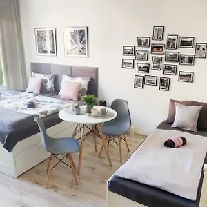 King Size Sunny 19 Minutes To Center Apartment