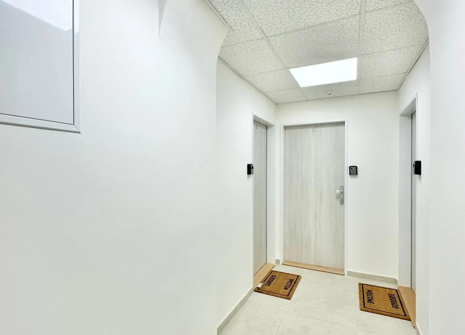 2Br Spacious Basement Apartment Near Center Prag