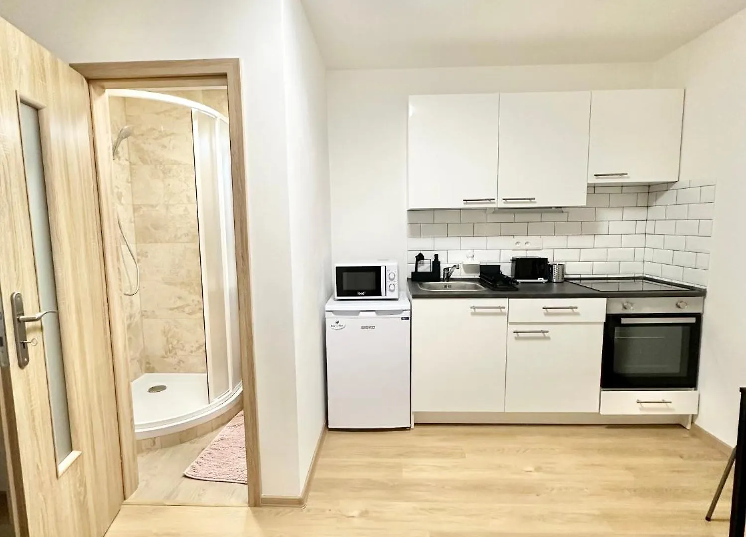 2Br Spacious Basement Apartment Near Center Prag 0*,  Tschechische Republik